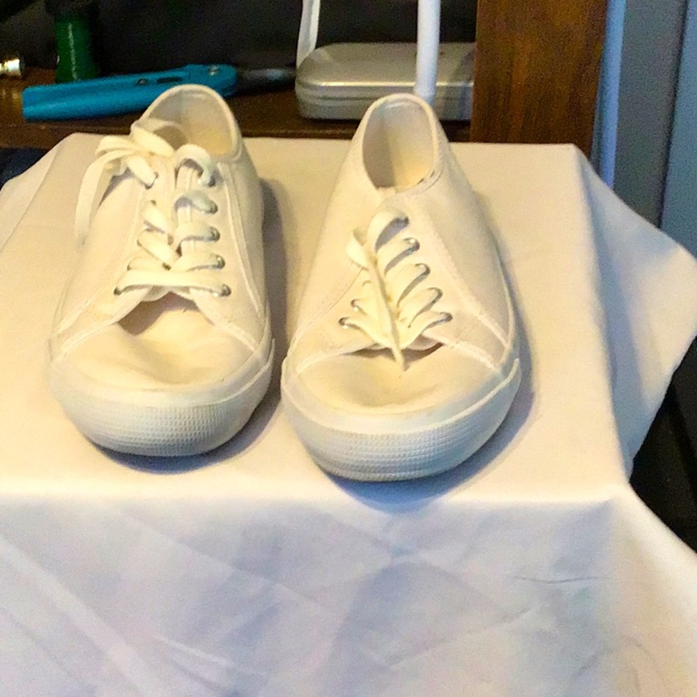 old navy sneakers white